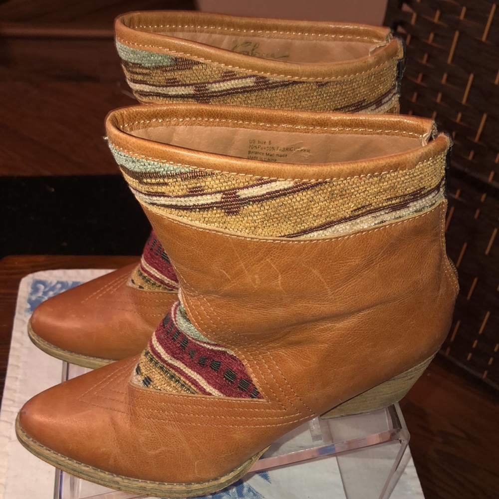 Sbicca western booties size 8